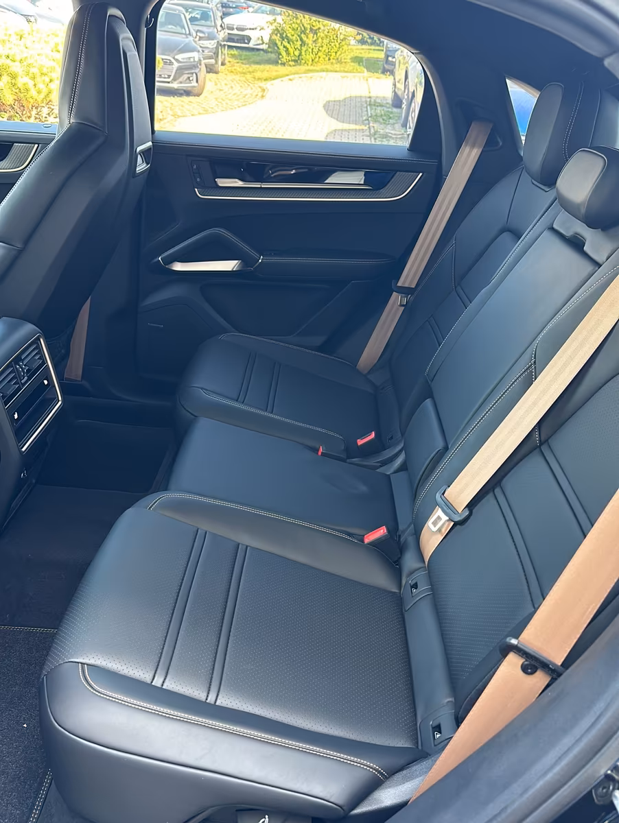 Porsche Cayenne Turbo E-Hybrid (foto 4/7)