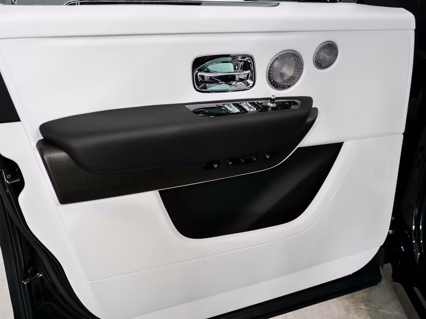 Rolls-Royce Cullinan (foto 16/30)