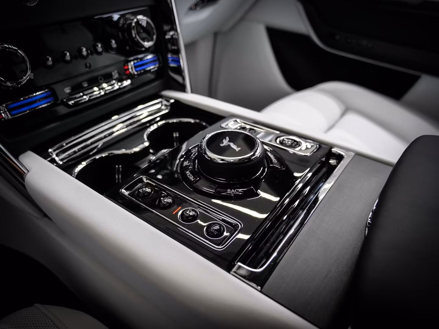 Rolls-Royce Cullinan (foto 23/30)