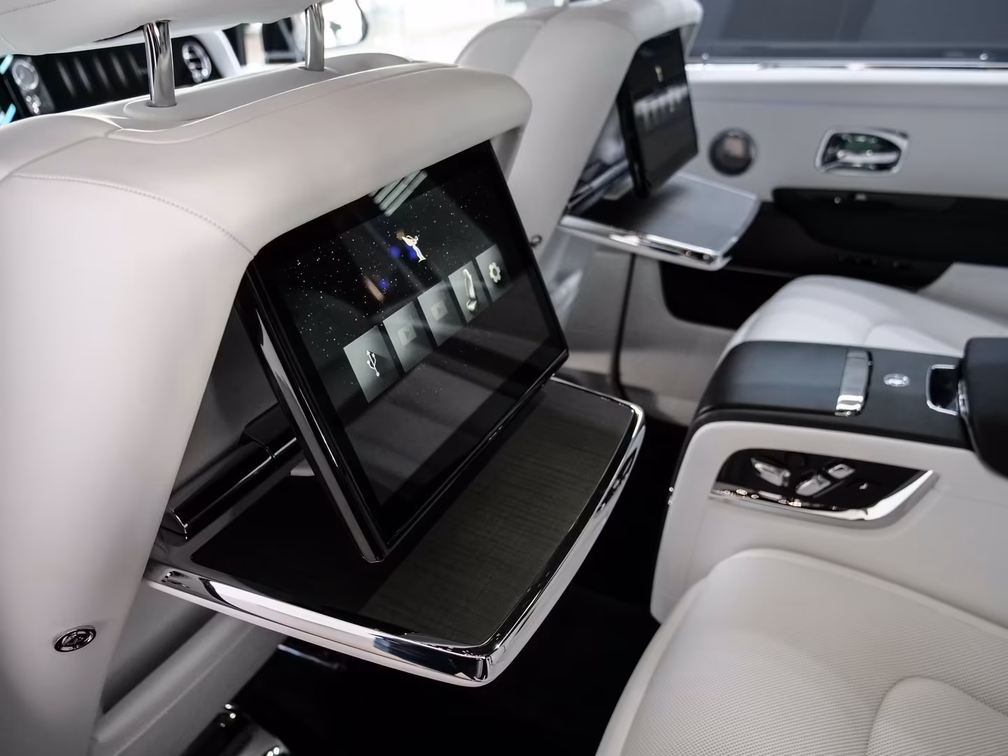 Rolls-Royce Cullinan (foto 28/30)