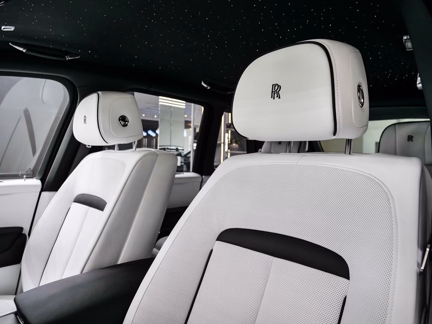Rolls-Royce Cullinan (foto 13/30)