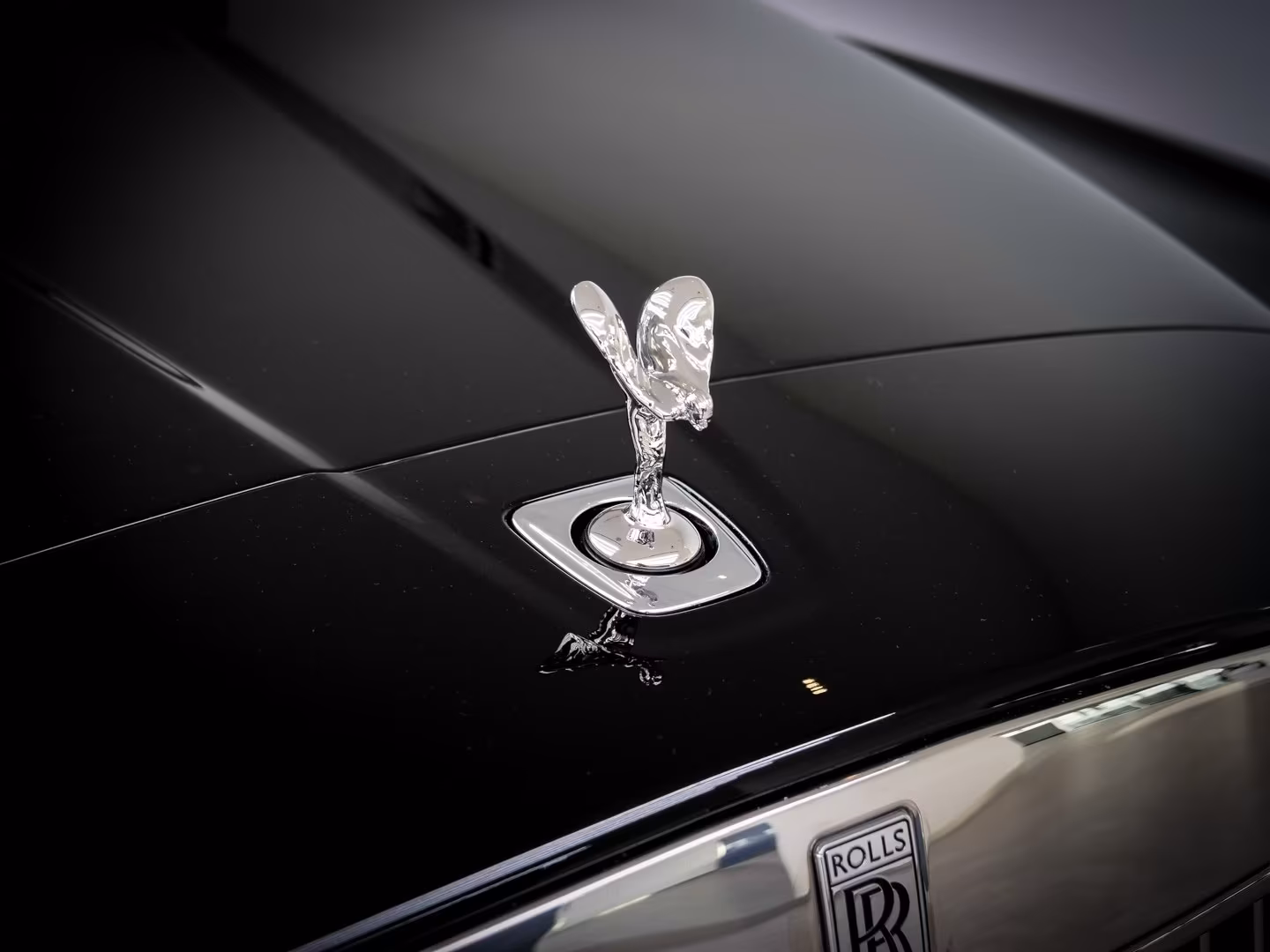 Rolls-Royce Cullinan (foto 2/30)