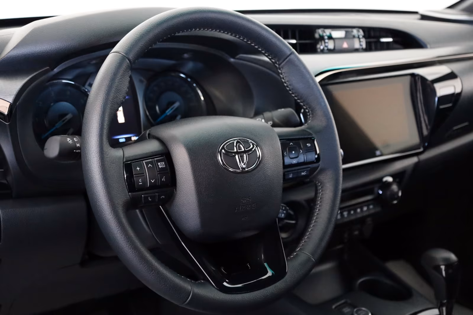 Toyota Hilux (foto 7/10)