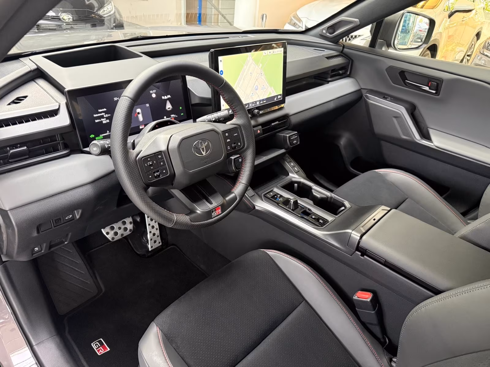 Toyota RAV 4 (foto 15/23)