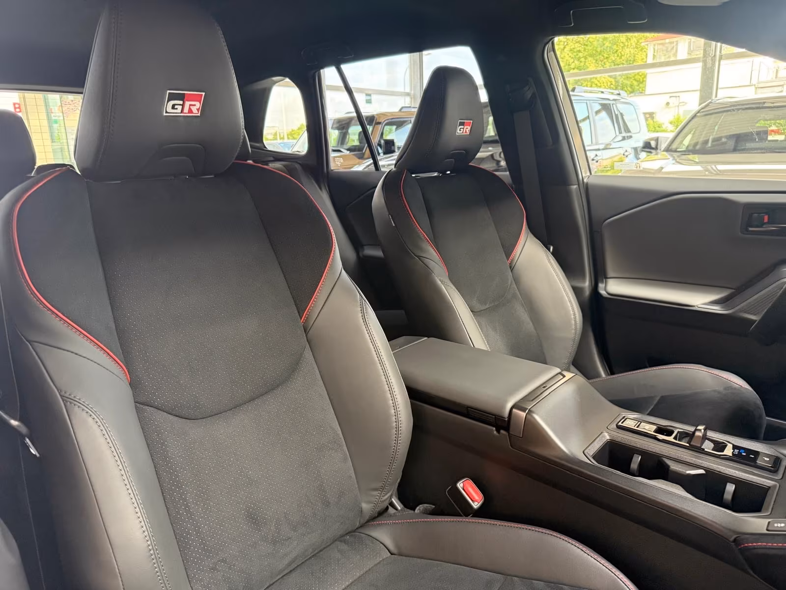 Toyota RAV 4 (foto 22/23)