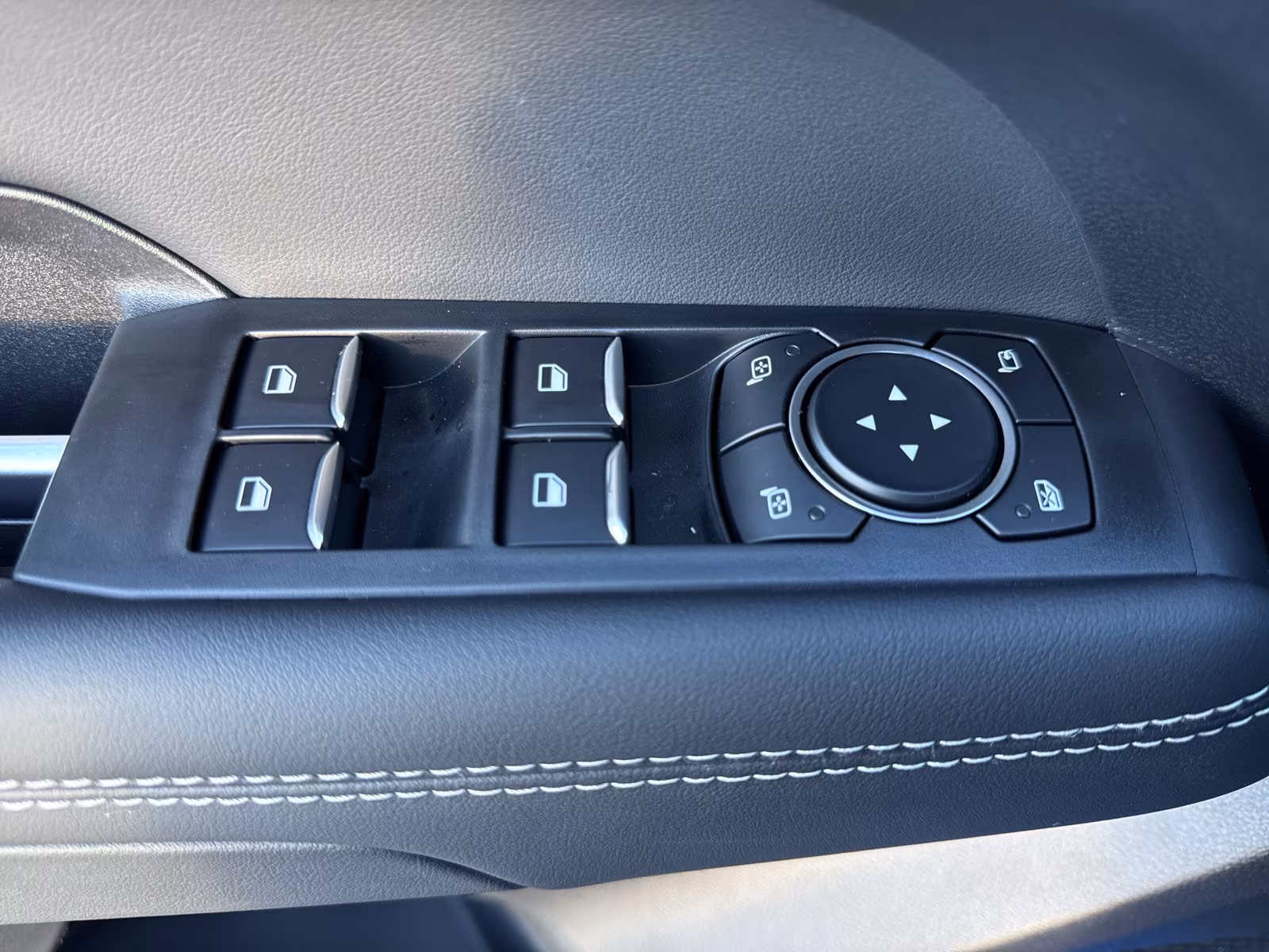 Volkswagen Amarok (foto 24/29)