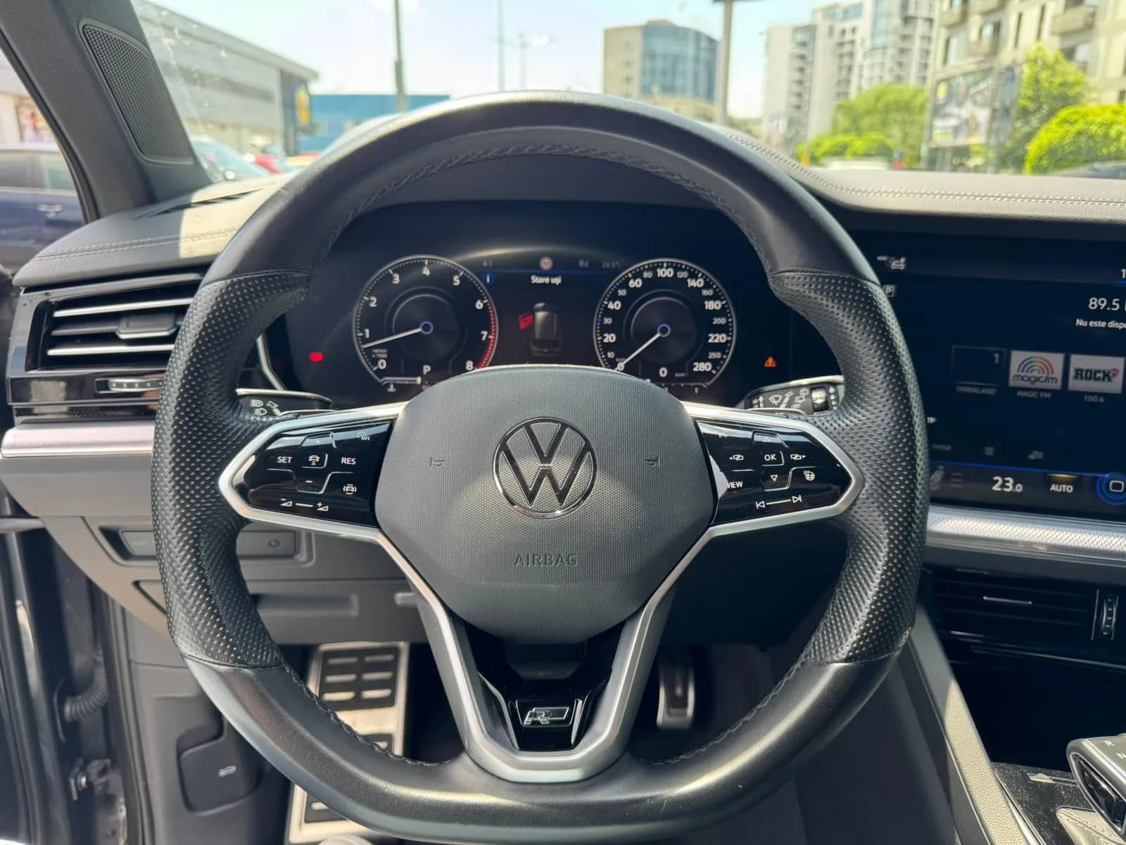 Volkswagen Tuareg (foto 16/22)
