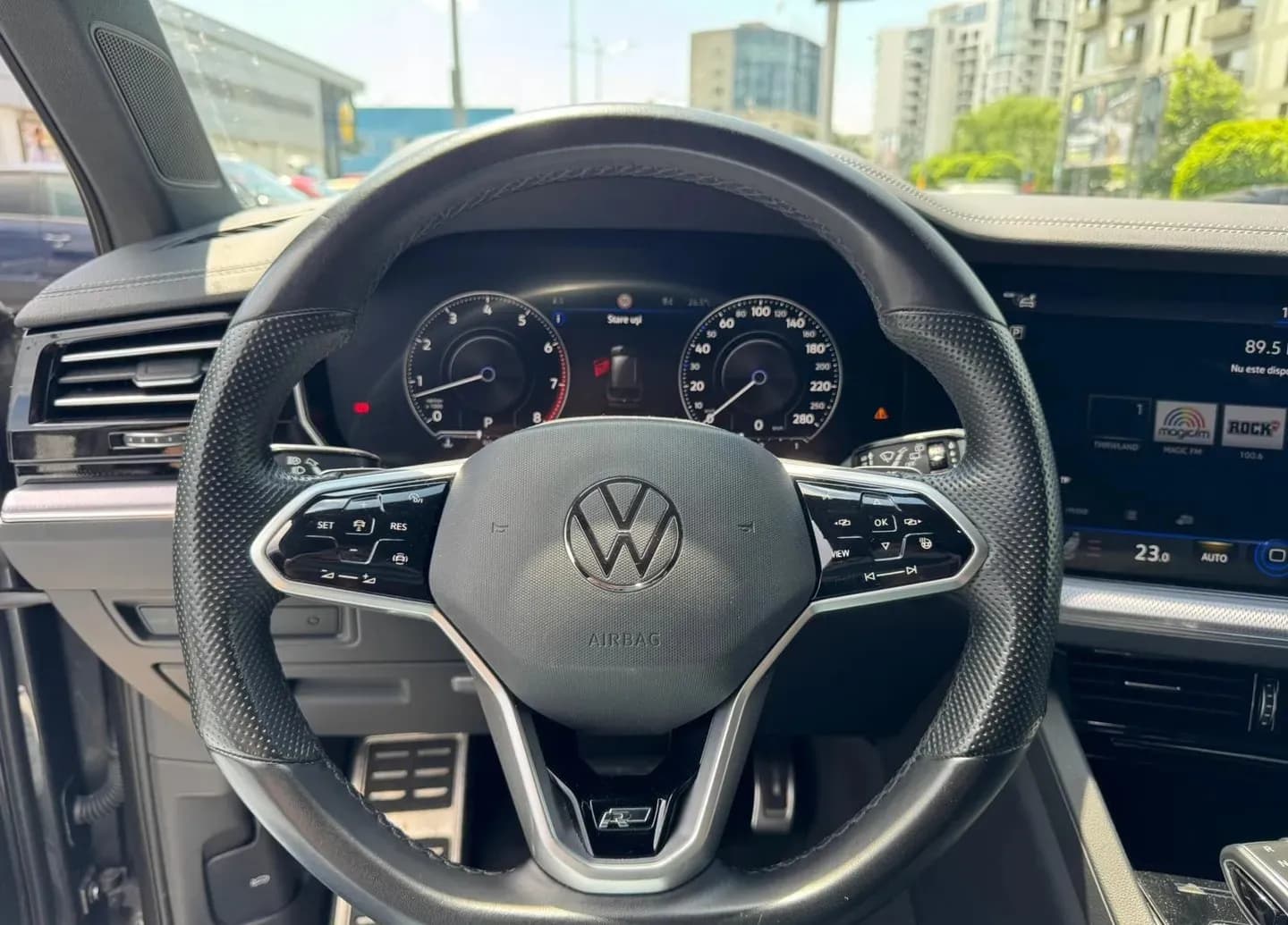 Volkswagen Touareg (foto 16/21)