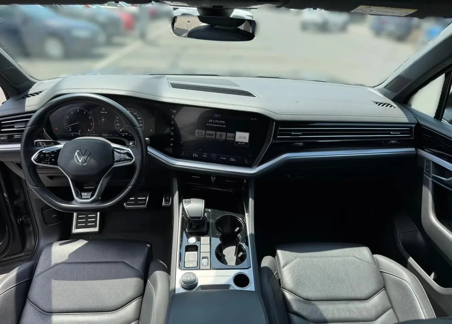 Volkswagen Touareg (foto 15/21)
