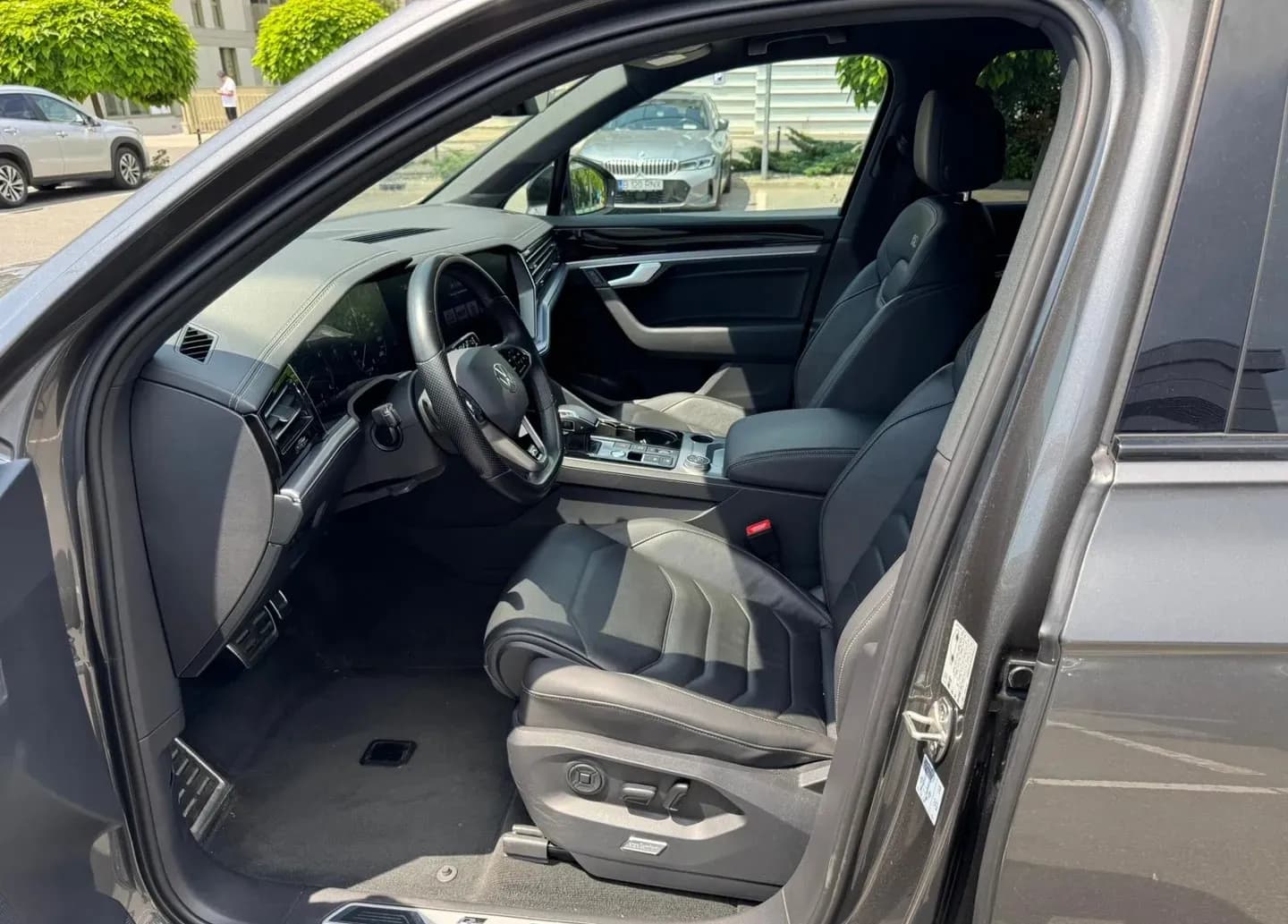 Volkswagen Touareg (foto 12/21)
